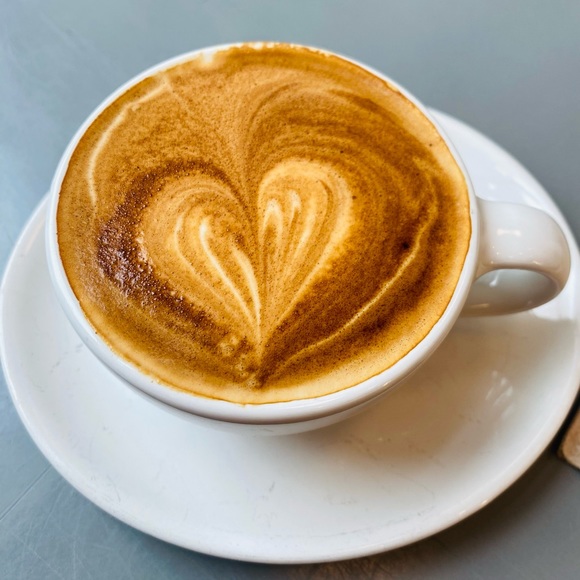 Meet your Posher, Lucy - Picture 2 of 3